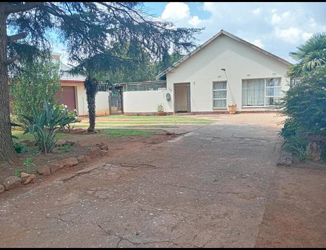 3 BEDROOM HOUSE FOR SALE IN CULEMBORG PARK